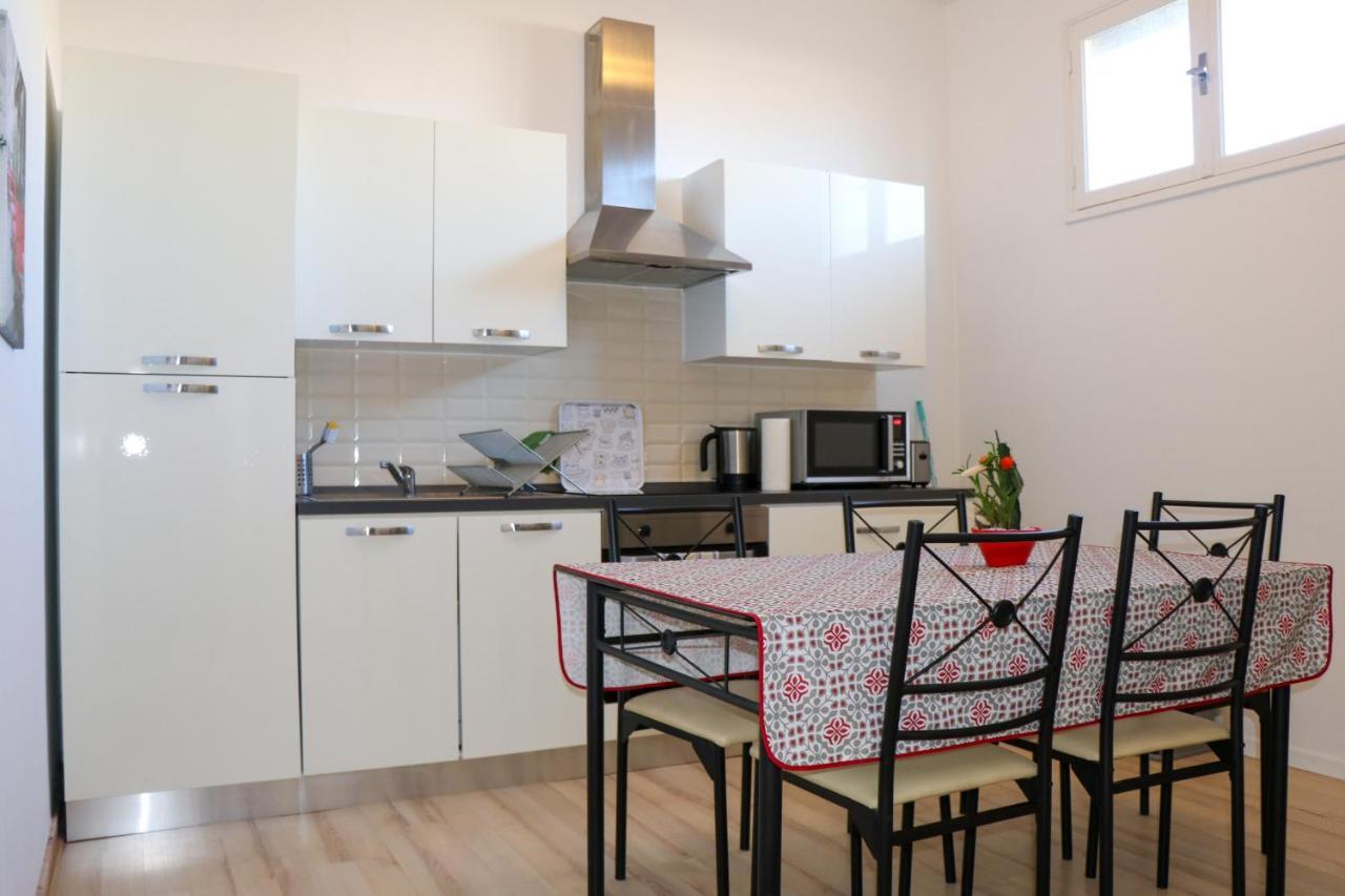 Appart Aux Deux Colombes Avec Balcon Et Garage Памие Екстериор снимка